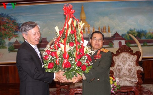 ສະຖານທູດຫວຽດນາມປະຈຳລາວອວຍພອນວັນຊາດລາວຄົບຮອບ40ປີ